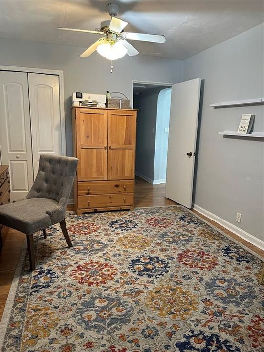 For Rent: $3,000 (2 beds, 1 baths, 920 Square Feet)