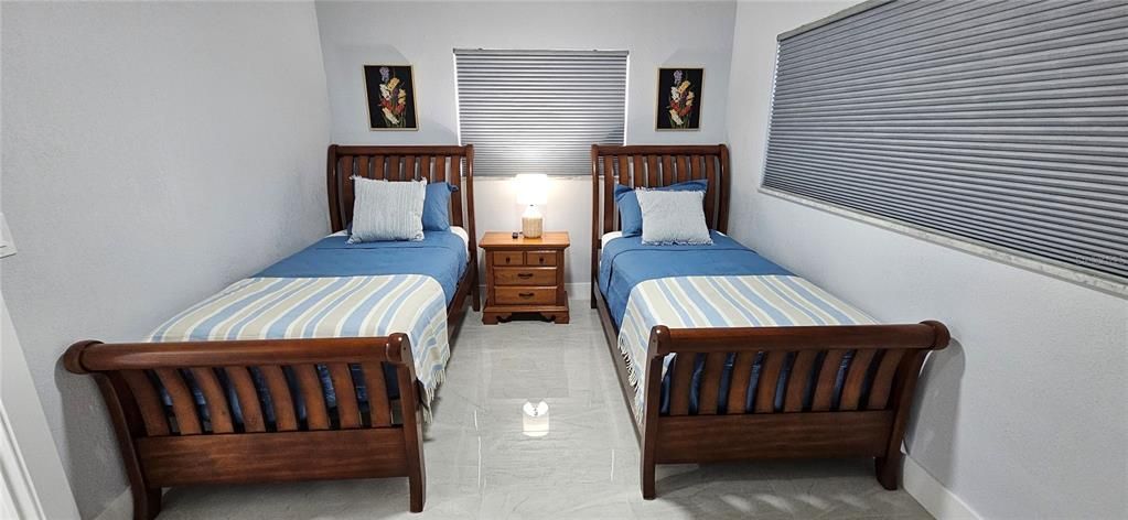 For Rent: $2,300 (3 beds, 2 baths, 1370 Square Feet)