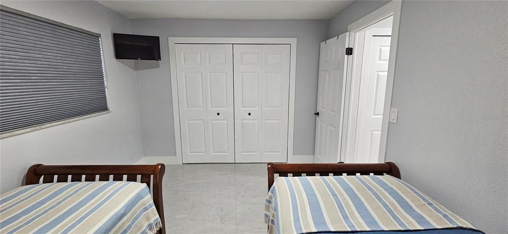 For Rent: $2,300 (3 beds, 2 baths, 1370 Square Feet)