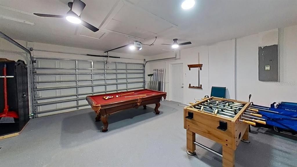 For Rent: $2,300 (3 beds, 2 baths, 1370 Square Feet)