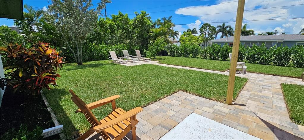 For Rent: $2,300 (3 beds, 2 baths, 1370 Square Feet)