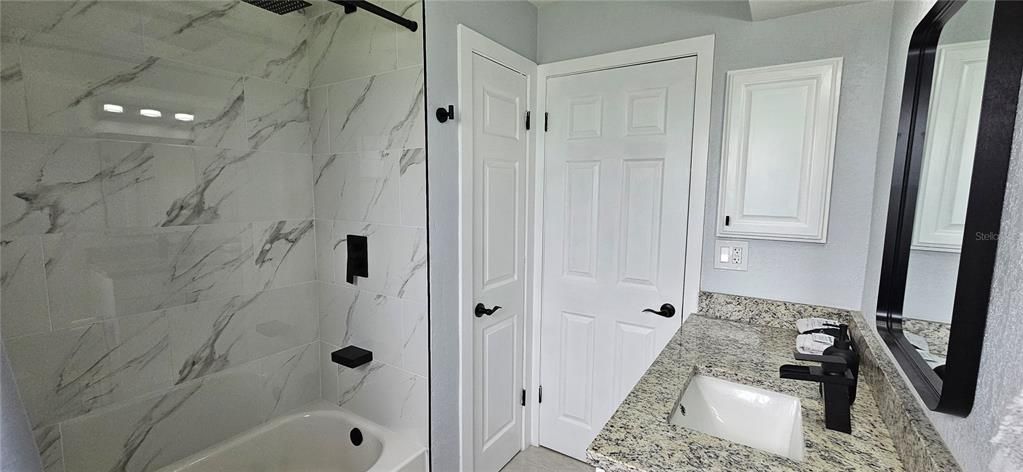 For Rent: $2,300 (3 beds, 2 baths, 1370 Square Feet)