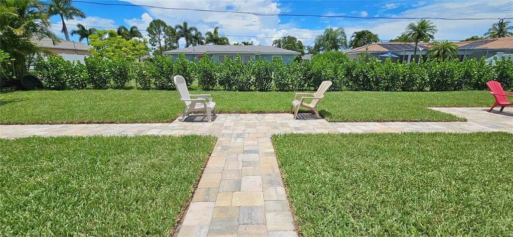 For Rent: $2,300 (3 beds, 2 baths, 1370 Square Feet)