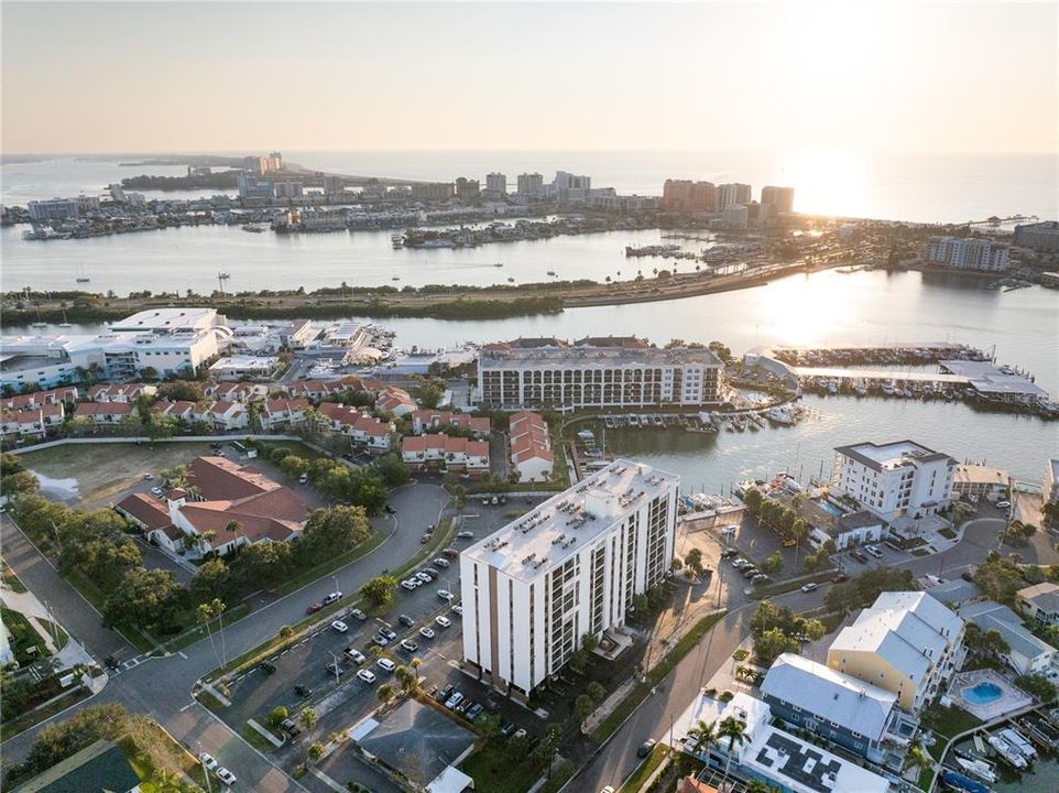 出租: $2,300 (2 贝兹, 2 浴室, 1005 平方英尺)