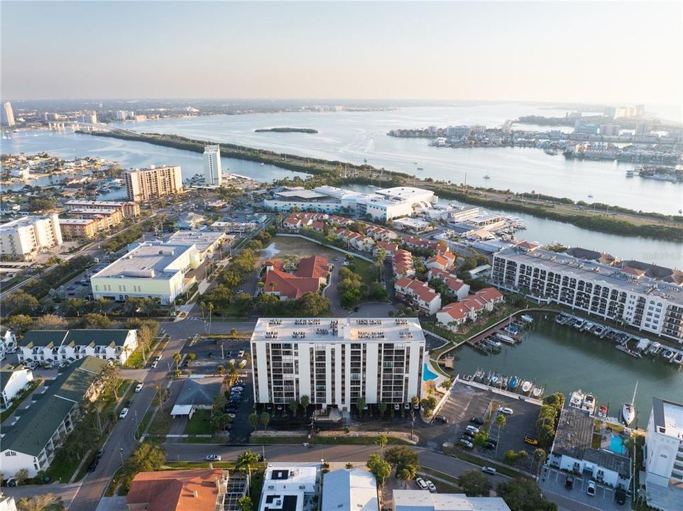 出租: $2,300 (2 贝兹, 2 浴室, 1005 平方英尺)