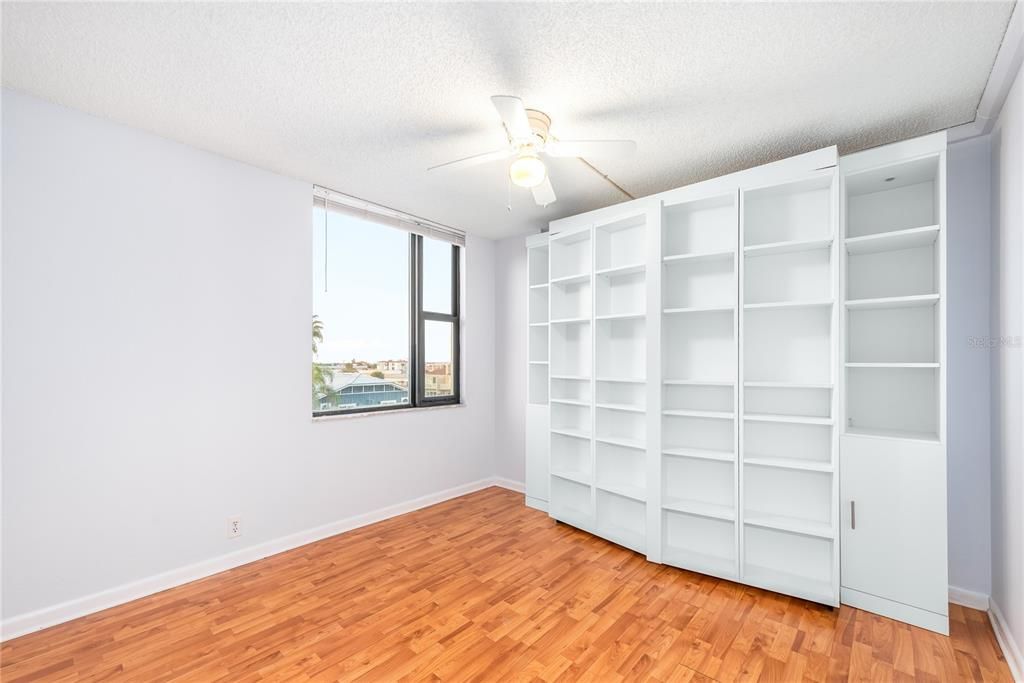 出租: $2,300 (2 贝兹, 2 浴室, 1005 平方英尺)