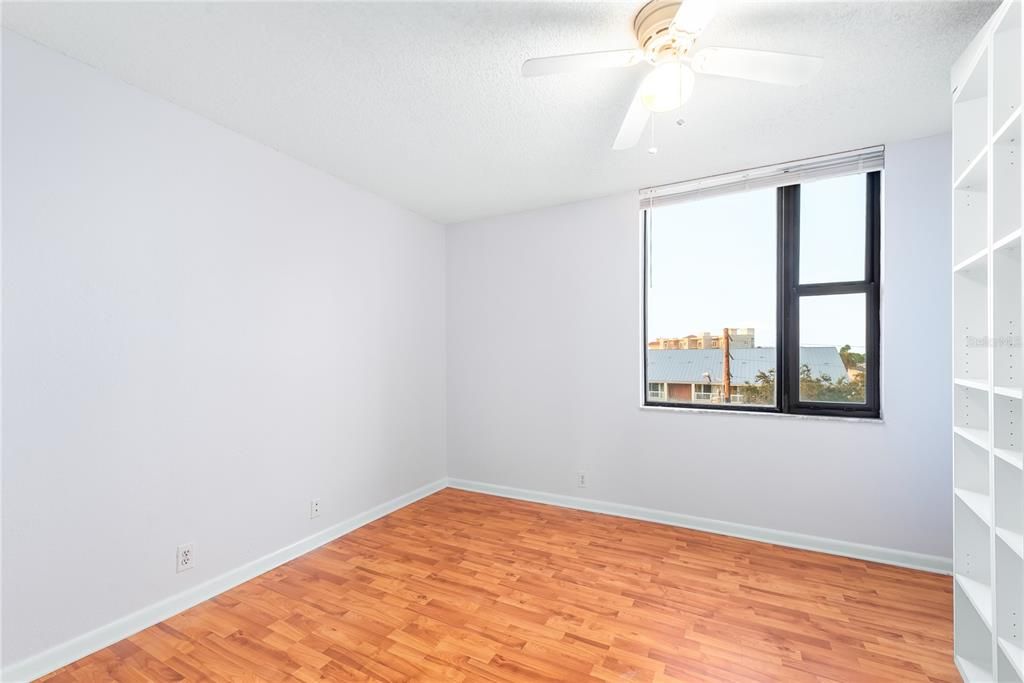 出租: $2,300 (2 贝兹, 2 浴室, 1005 平方英尺)