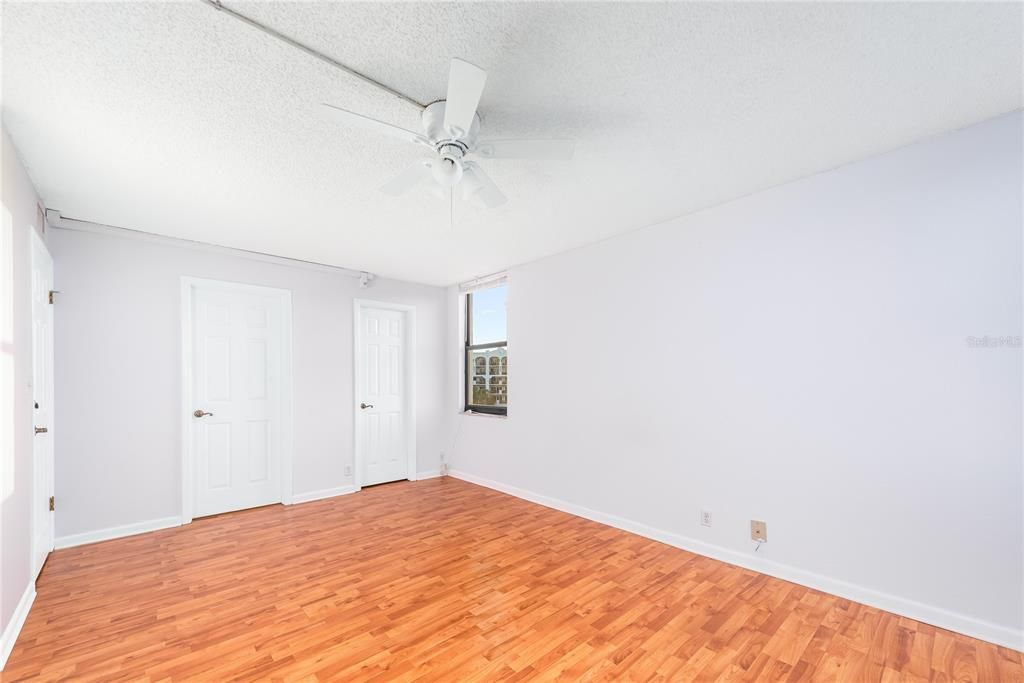 出租: $2,300 (2 贝兹, 2 浴室, 1005 平方英尺)