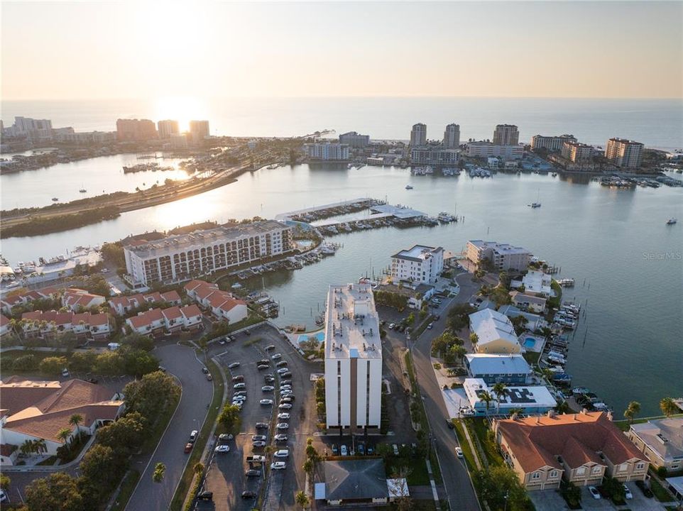 出租: $2,300 (2 贝兹, 2 浴室, 1005 平方英尺)