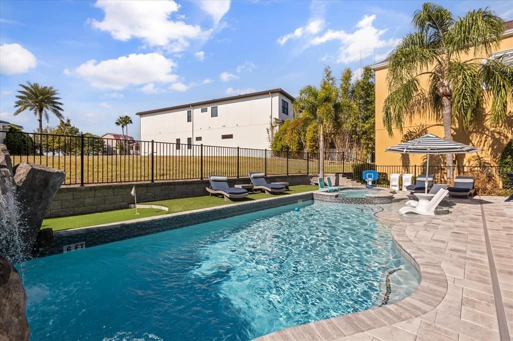 En Venta: $2,300,000 (6 camas, 6 baños, 5833 Pies cuadrados)