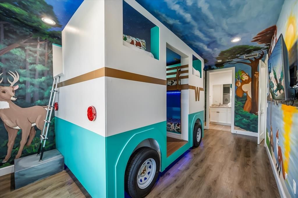 En Venta: $2,300,000 (6 camas, 6 baños, 5833 Pies cuadrados)