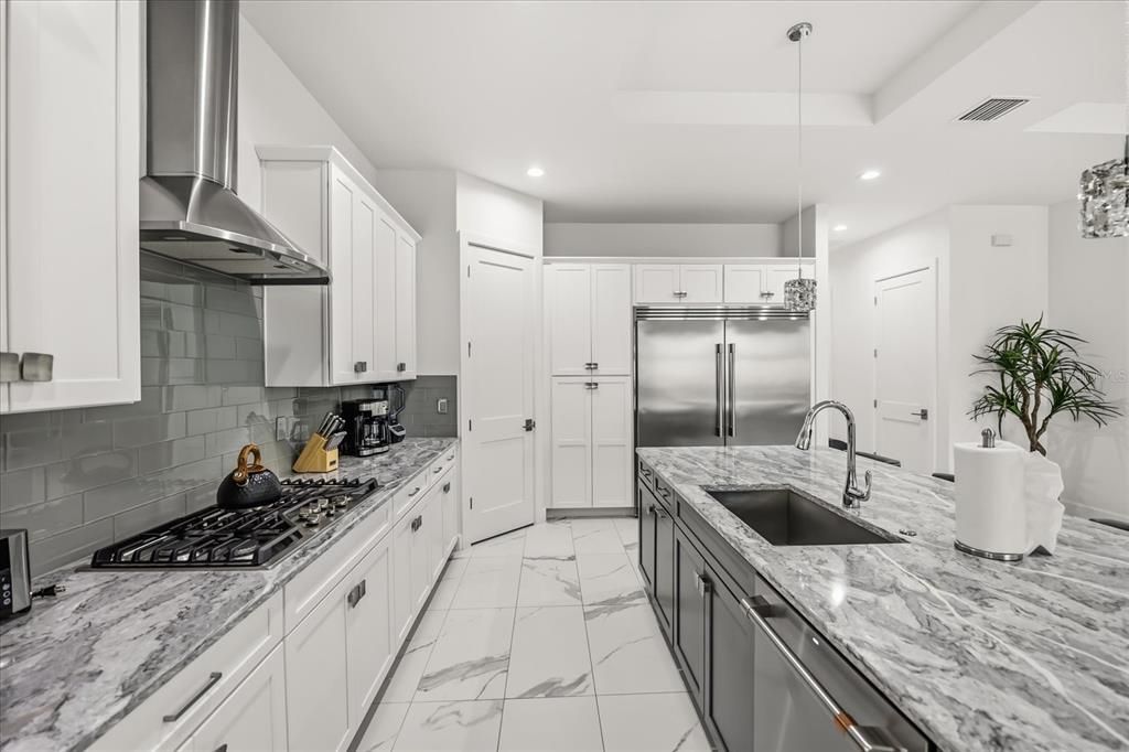 En Venta: $2,300,000 (6 camas, 6 baños, 5833 Pies cuadrados)