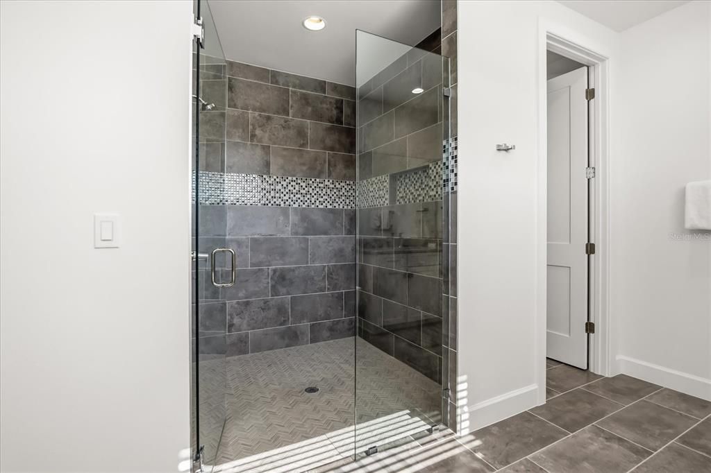 En Venta: $2,300,000 (6 camas, 6 baños, 5833 Pies cuadrados)