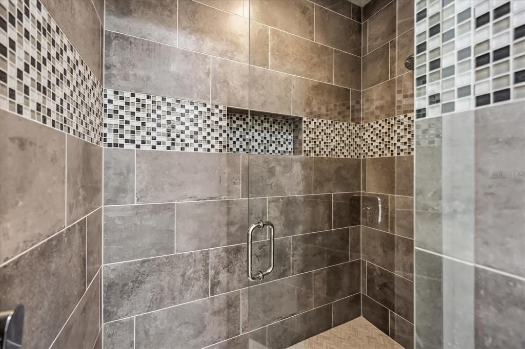 En Venta: $2,300,000 (6 camas, 6 baños, 5833 Pies cuadrados)