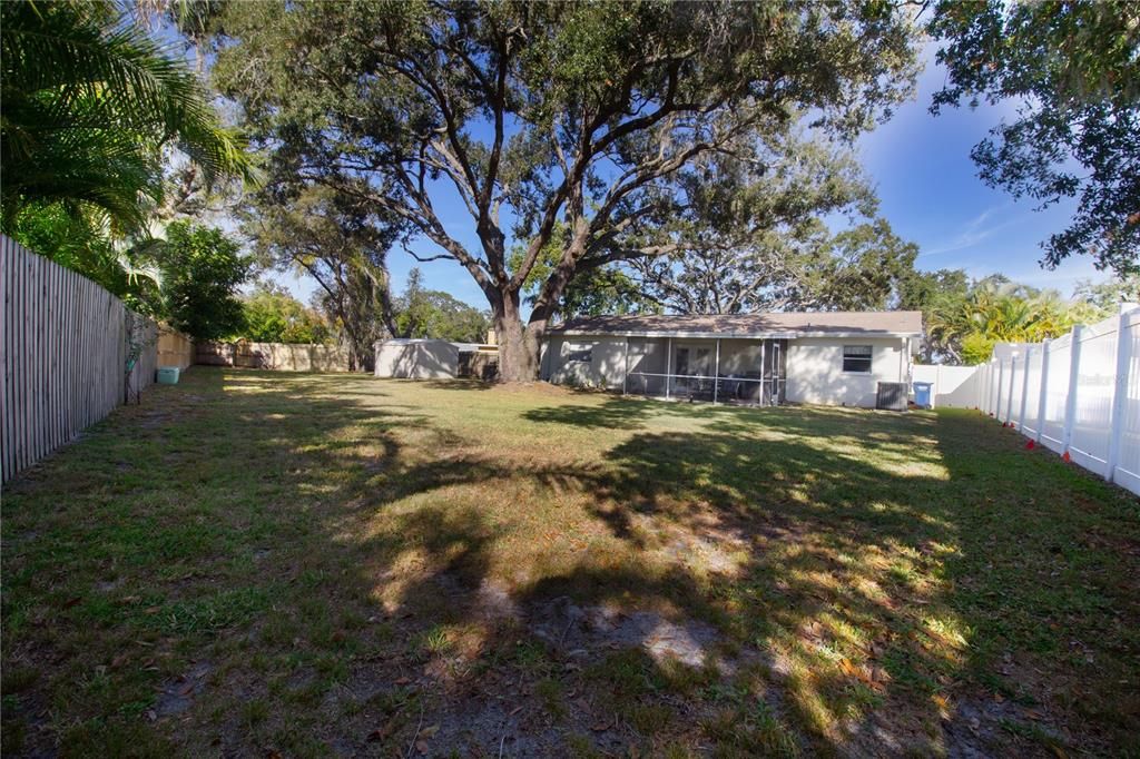 Active With Contract: $430,000 (3 beds, 2 baths, 1325 Square Feet)