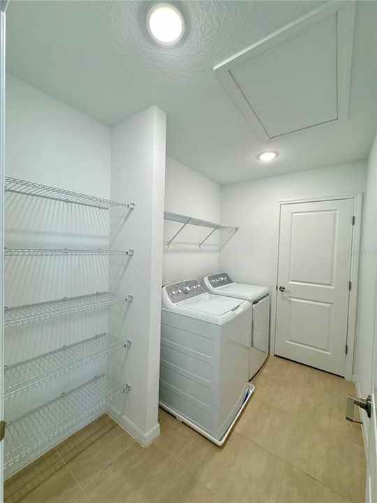 На продажу: $378,000 (4 спален, 2 ванн, 2271 Квадратных фут)