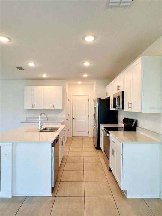 На продажу: $378,000 (4 спален, 2 ванн, 2271 Квадратных фут)