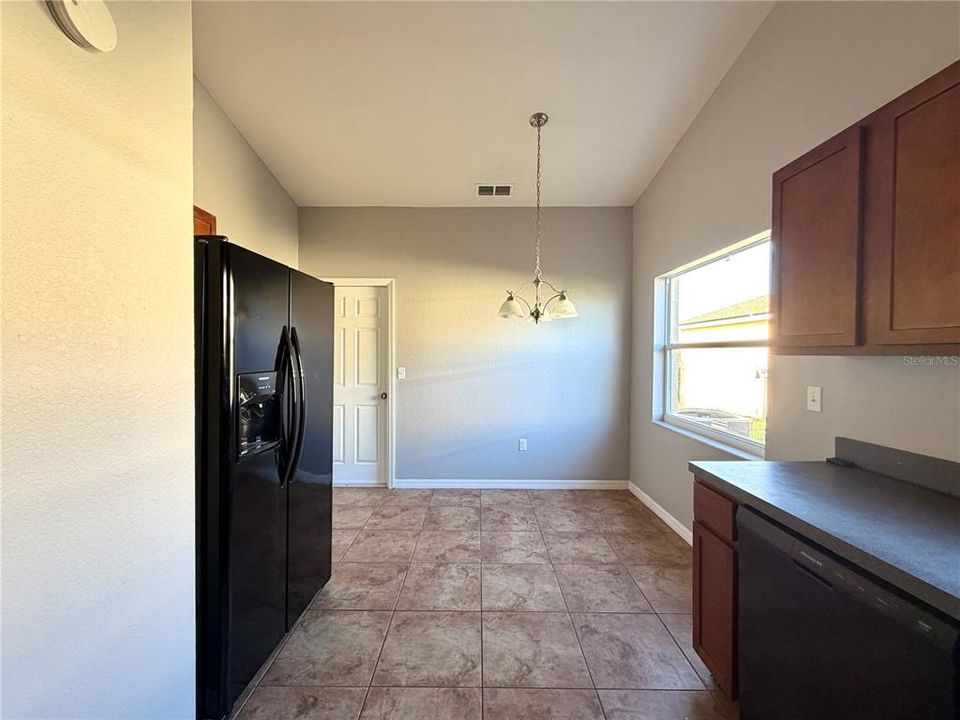 待售: $264,500 (3 贝兹, 2 浴室, 1269 平方英尺)