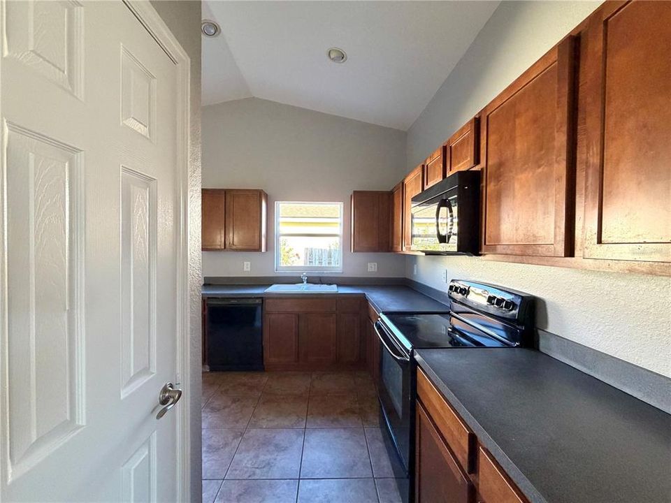 待售: $264,500 (3 贝兹, 2 浴室, 1269 平方英尺)