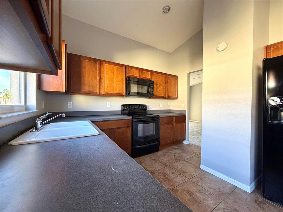 待售: $264,500 (3 贝兹, 2 浴室, 1269 平方英尺)