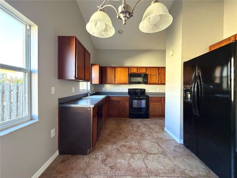 待售: $264,500 (3 贝兹, 2 浴室, 1269 平方英尺)