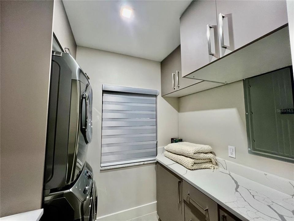 En Renta: $5,950 (3 camas, 2 baños, 2069 Pies cuadrados)