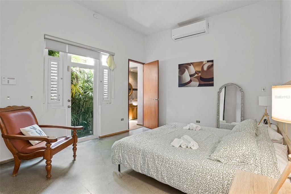 For Sale: $2,400,000 (5 beds, 3 baths, 3767 Square Feet)