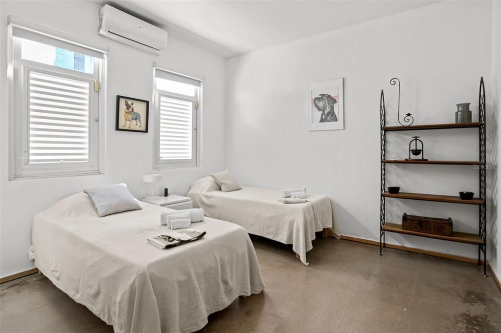 For Sale: $2,400,000 (5 beds, 3 baths, 3767 Square Feet)