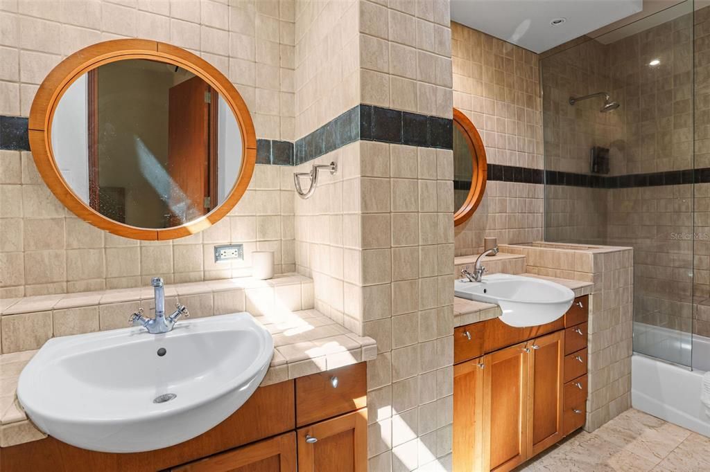 For Sale: $2,400,000 (5 beds, 3 baths, 3767 Square Feet)