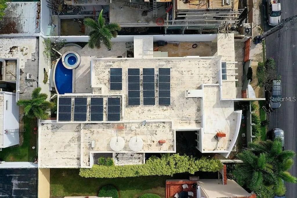 For Sale: $2,400,000 (5 beds, 3 baths, 3767 Square Feet)