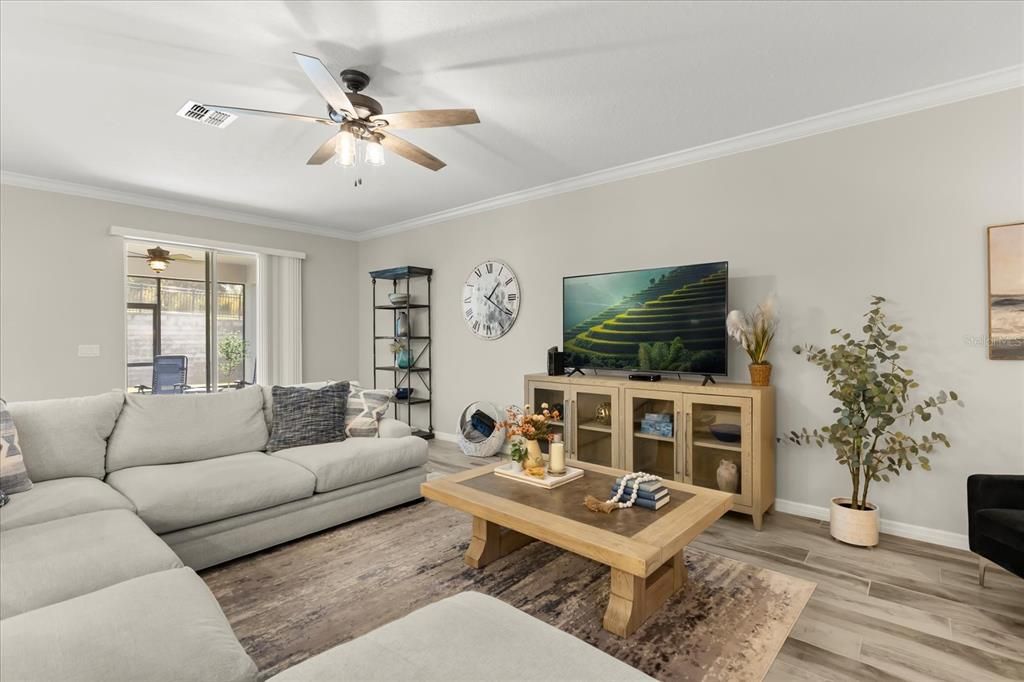 На продажу: $425,000 (3 спален, 2 ванн, 2062 Квадратных фут)