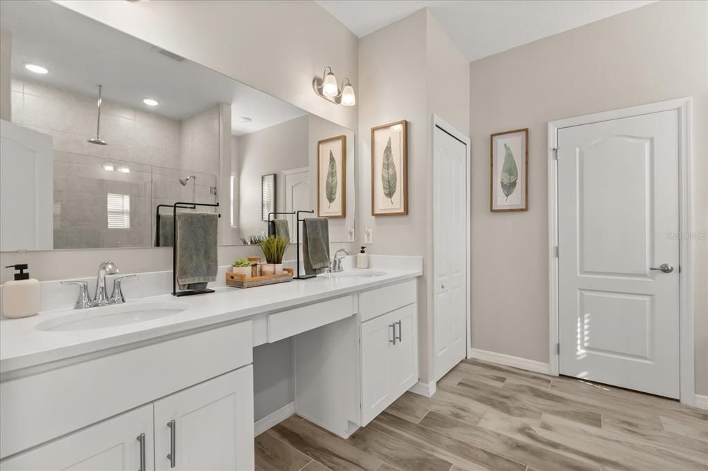 На продажу: $425,000 (3 спален, 2 ванн, 2062 Квадратных фут)