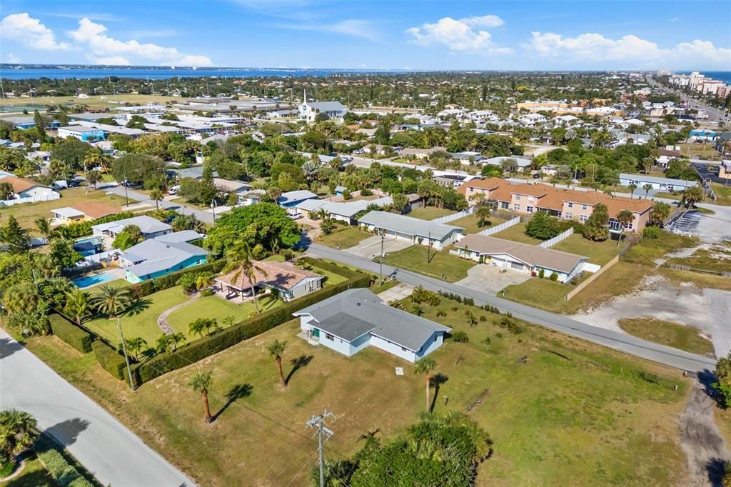 待售: $889,000 (4 贝兹, 2 浴室, 1616 平方英尺)