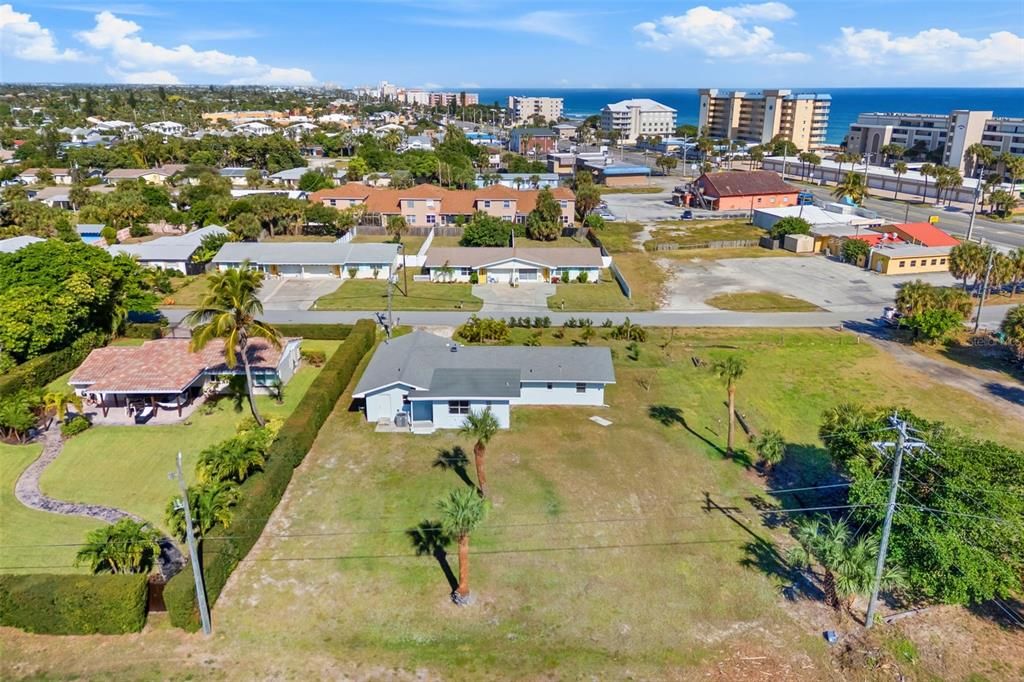 待售: $889,000 (4 贝兹, 2 浴室, 1616 平方英尺)