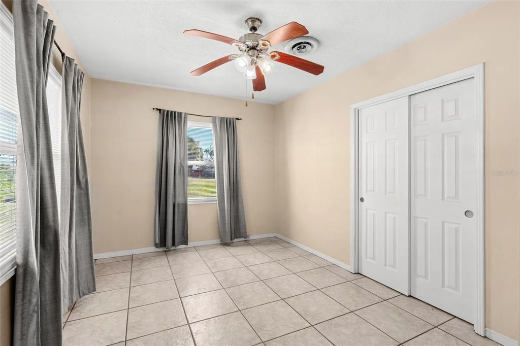 待售: $889,000 (4 贝兹, 2 浴室, 1616 平方英尺)