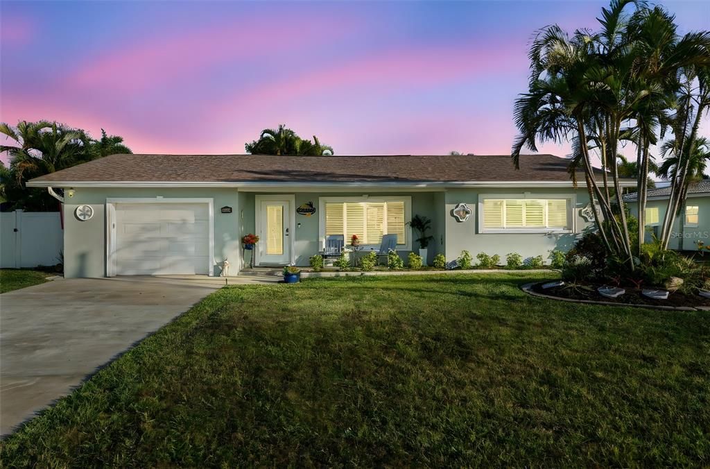 На продажу: $605,000 (3 спален, 1 ванн, 1320 Квадратных фут)