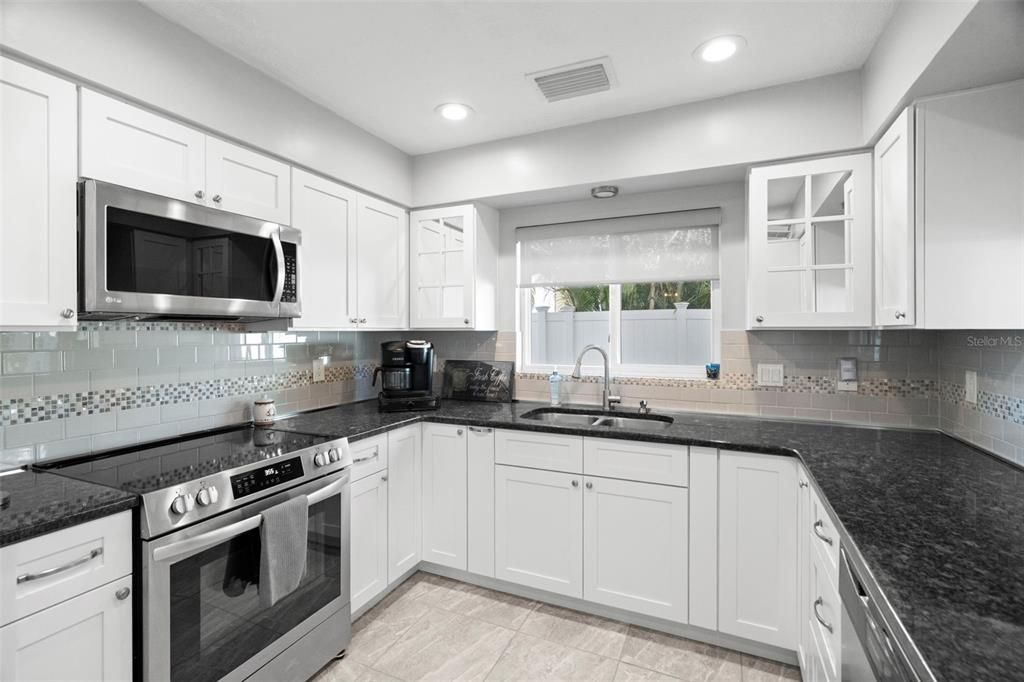 На продажу: $605,000 (3 спален, 1 ванн, 1320 Квадратных фут)