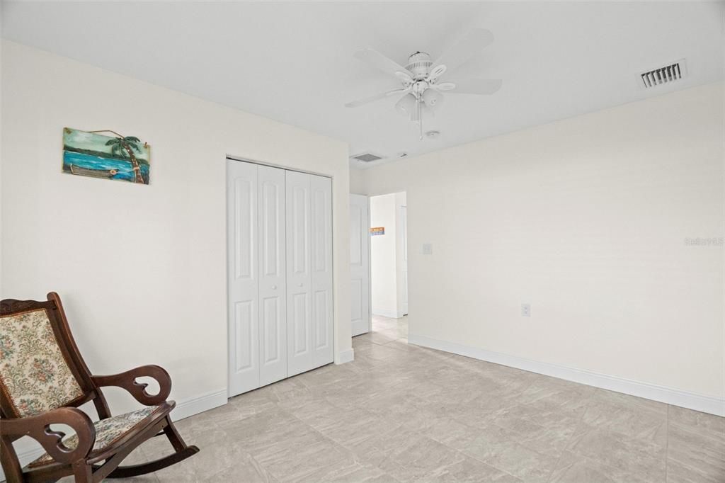 На продажу: $605,000 (3 спален, 1 ванн, 1320 Квадратных фут)