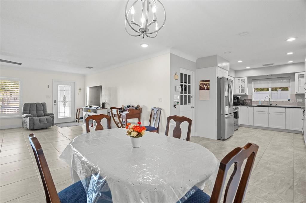 На продажу: $605,000 (3 спален, 1 ванн, 1320 Квадратных фут)