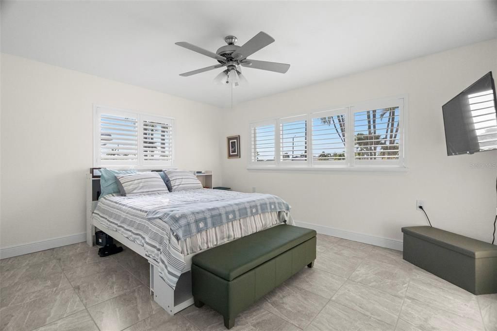 На продажу: $605,000 (3 спален, 1 ванн, 1320 Квадратных фут)