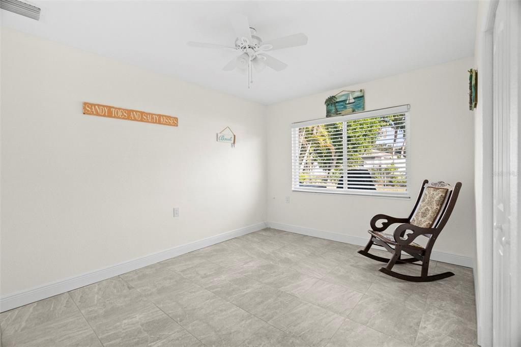 На продажу: $605,000 (3 спален, 1 ванн, 1320 Квадратных фут)