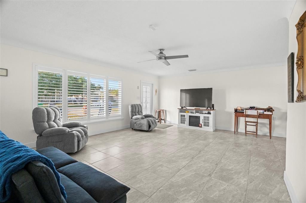 На продажу: $605,000 (3 спален, 1 ванн, 1320 Квадратных фут)