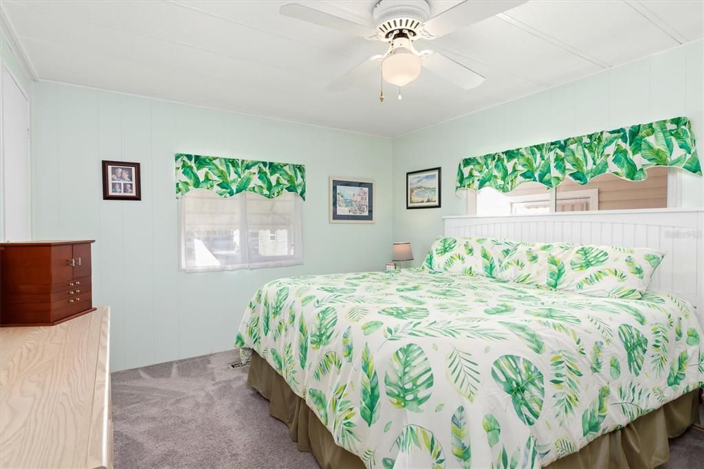 For Sale: $117,500 (2 beds, 2 baths, 1032 Square Feet)