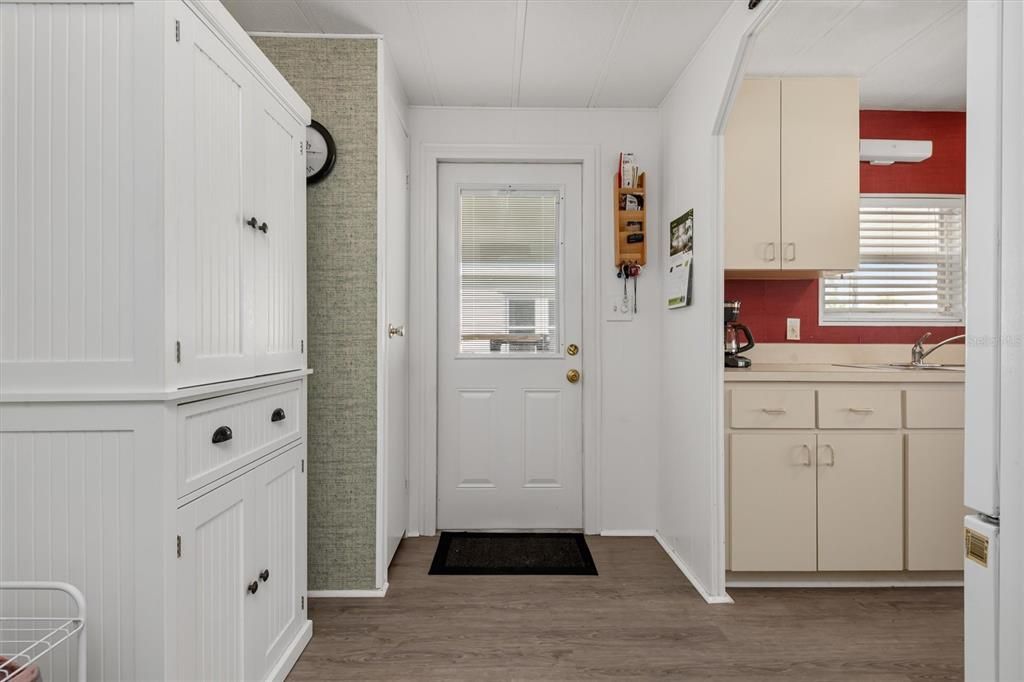 For Sale: $117,500 (2 beds, 2 baths, 1032 Square Feet)