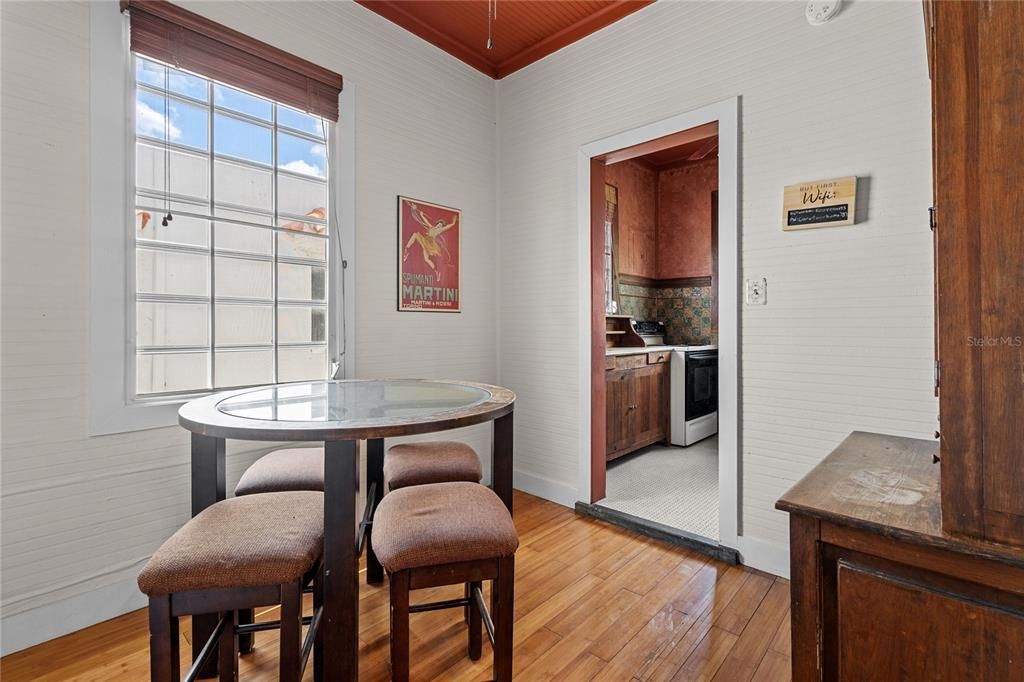 На продажу: $2,750,000 (11 спален, 6 ванн, 4802 Квадратных фут)