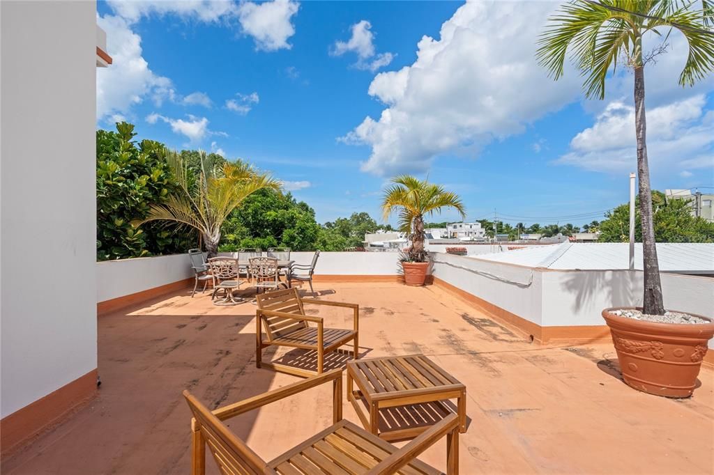 На продажу: $2,750,000 (11 спален, 6 ванн, 4802 Квадратных фут)