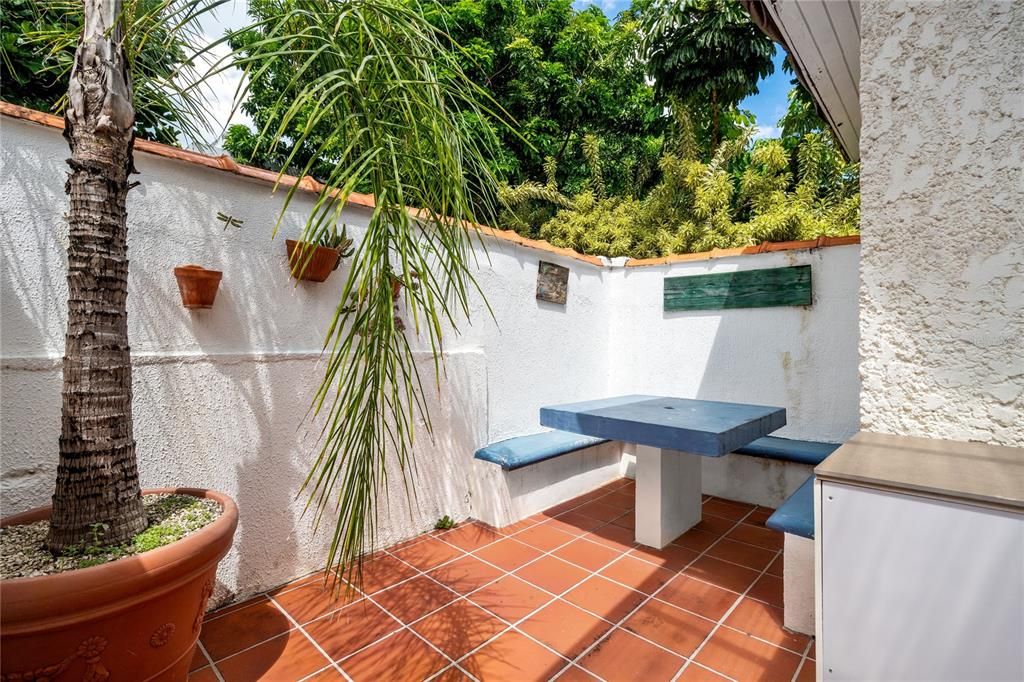 На продажу: $2,750,000 (11 спален, 6 ванн, 4802 Квадратных фут)