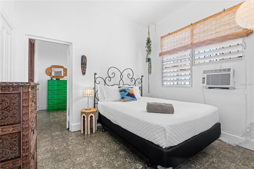 На продажу: $2,750,000 (11 спален, 6 ванн, 4802 Квадратных фут)