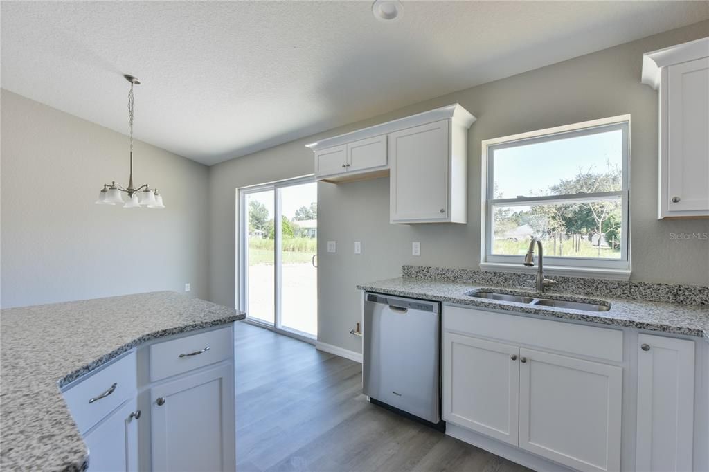 For Sale: $244,900 (3 beds, 2 baths, 1370 Square Feet)