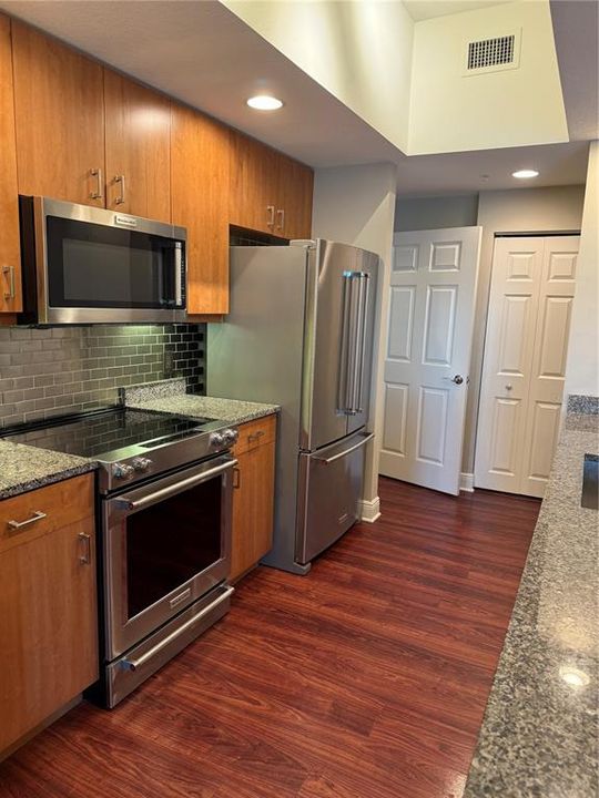 For Rent: $3,200 (2 beds, 2 baths, 1323 Square Feet)